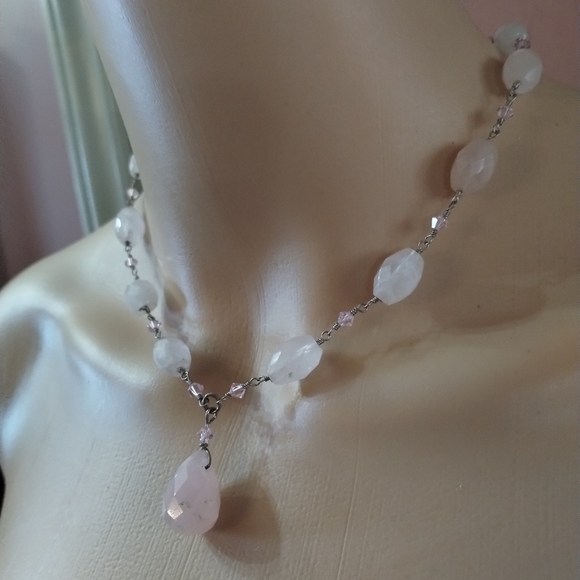Beautiful women's white and pink stones - Picture 3 of 5